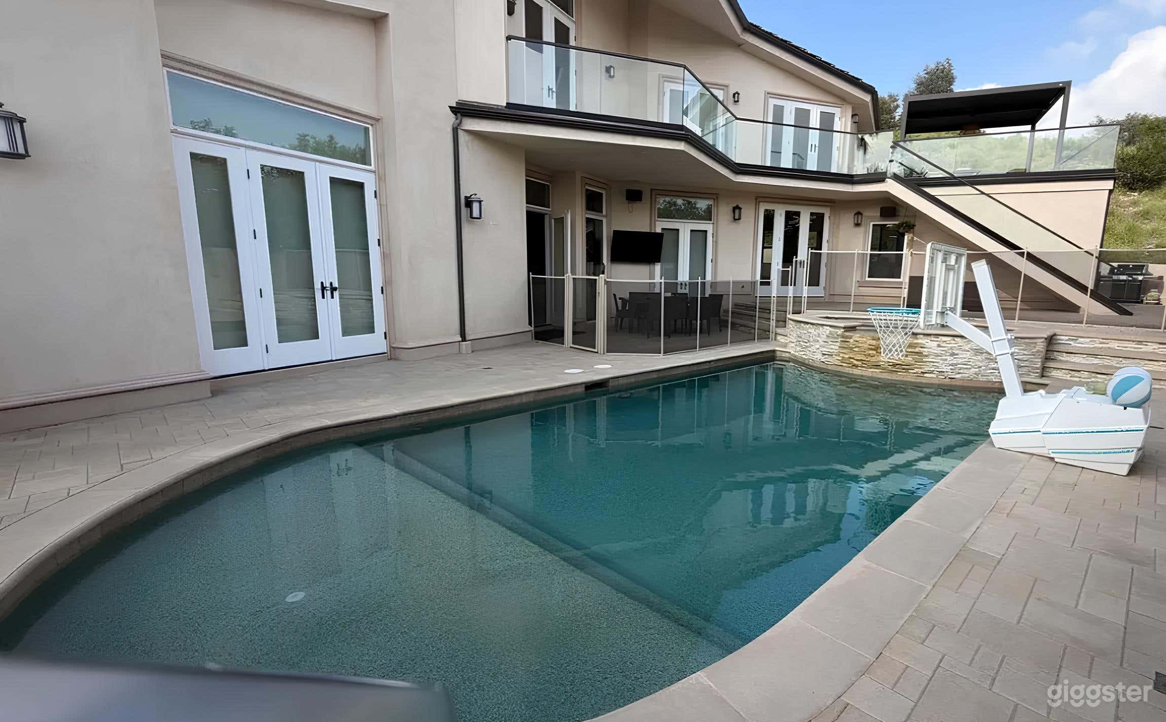 Naturally Bright Pool Area Photo 4