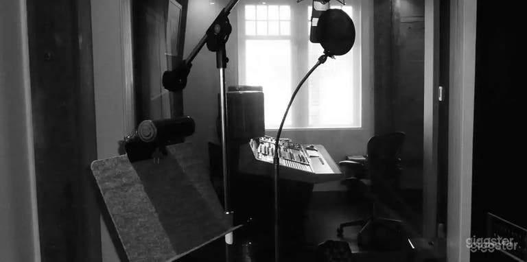  Vintage Modern Recording Studio 4 