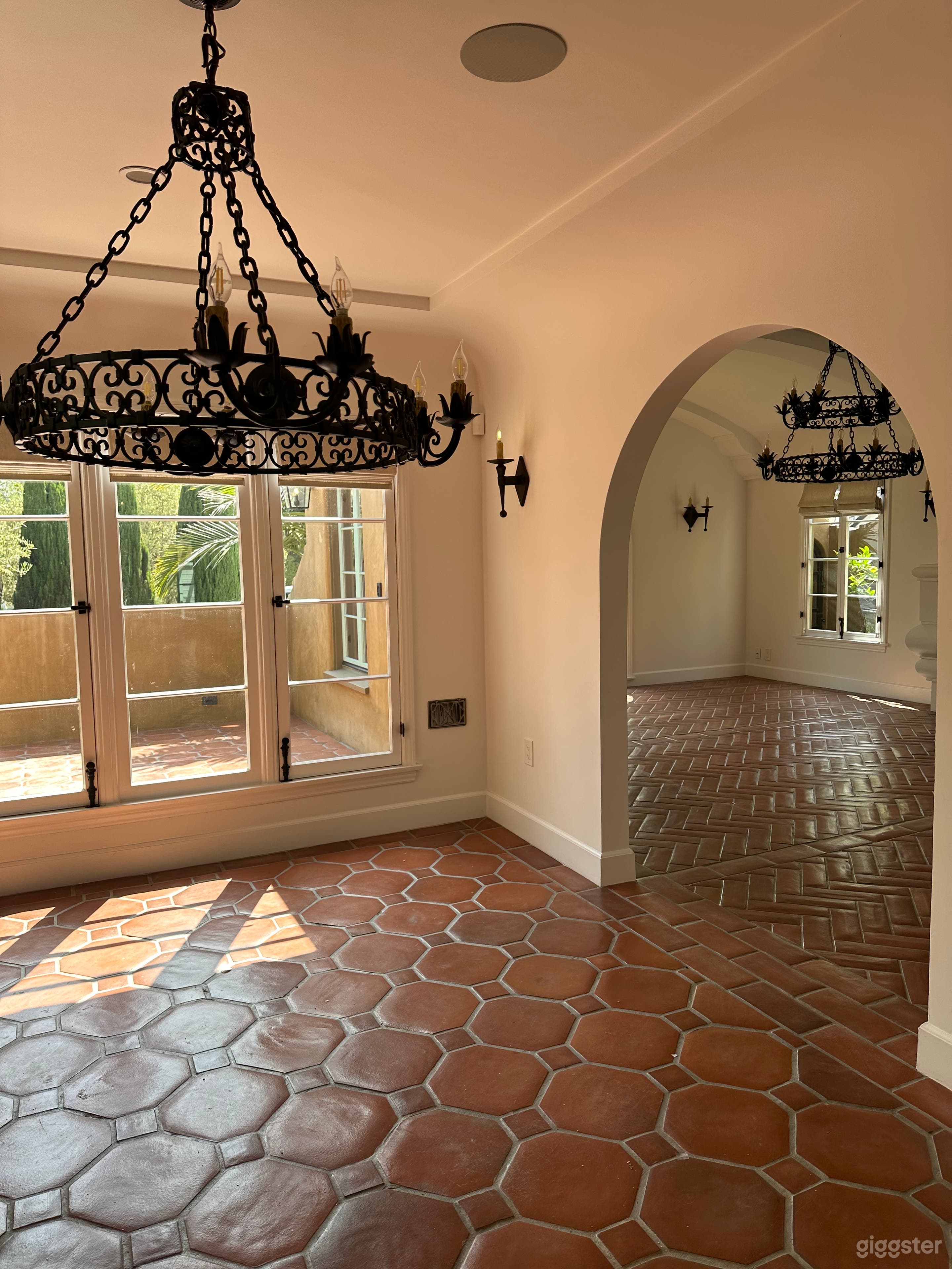 Spanish Oasis in the Heart of Los Angeles Photo 4