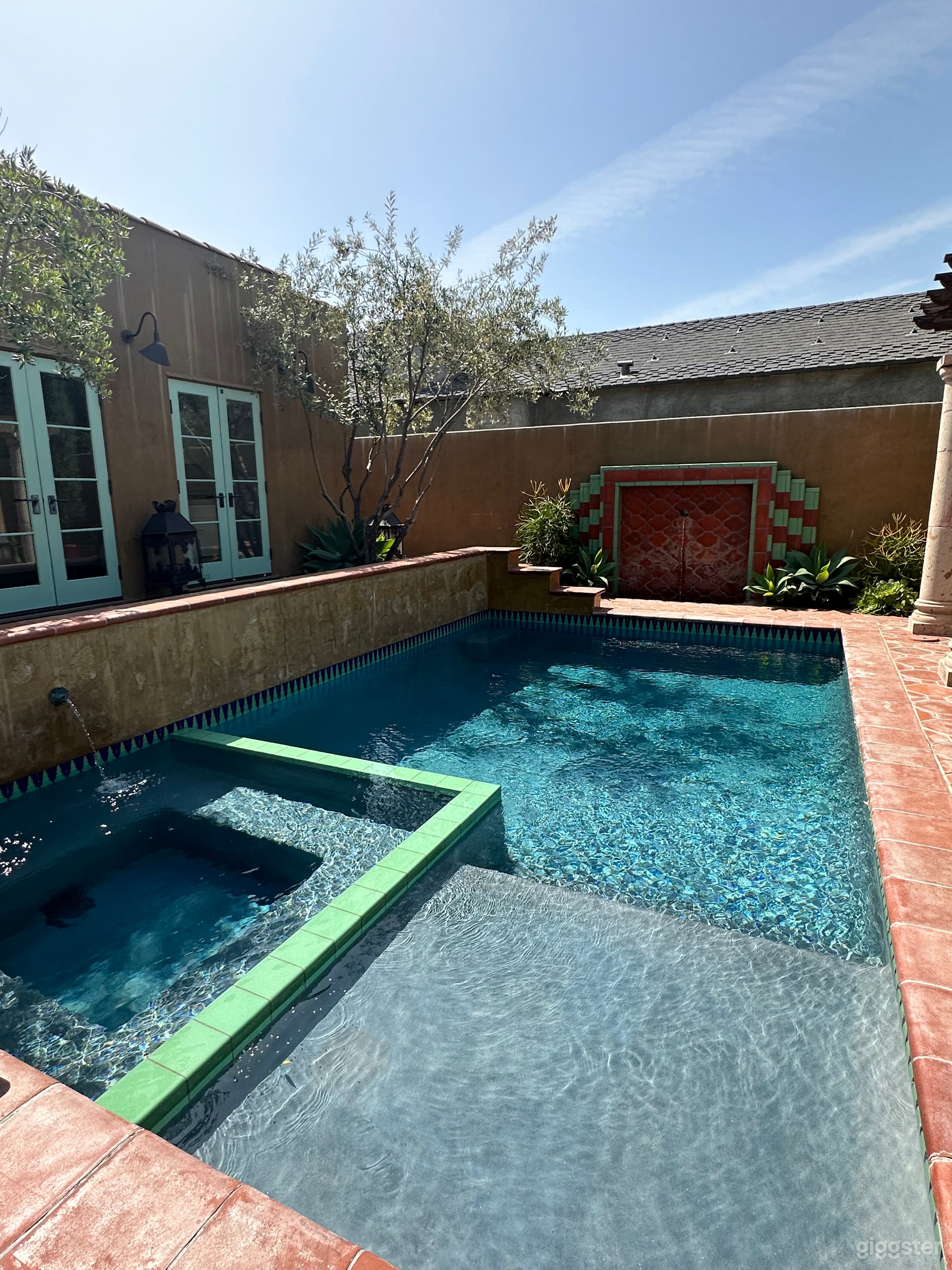 Spanish Oasis in the Heart of Los Angeles Photo 1