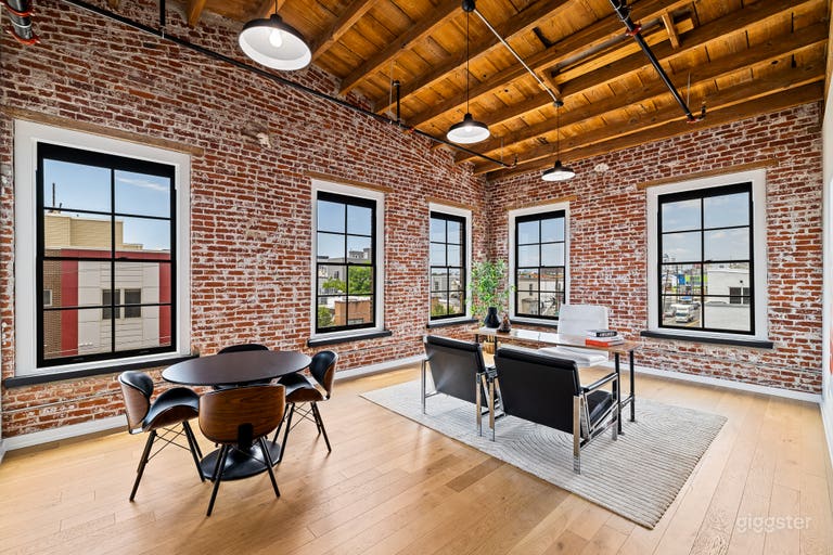  Industrial-Chic Office & Workspace in Philadelphia 