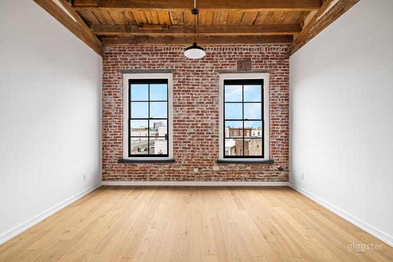  Industrial-Chic Office & Workspace in Philadelphia 