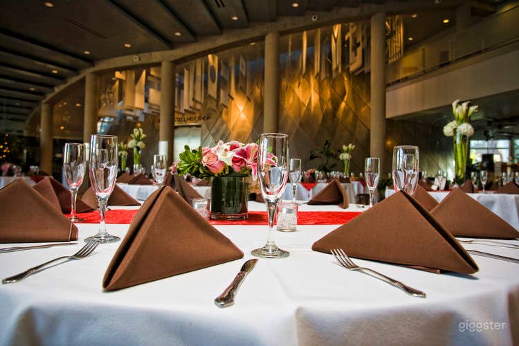 Gorgeous Hall in Glass Museum Photo 2