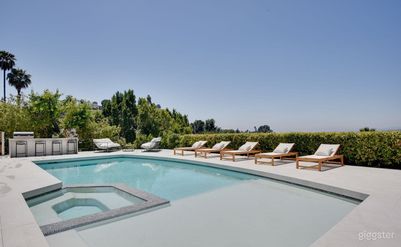 CALIFORNIAN ELEGANCE: TROUSDALE GEM/POOL Photo 2