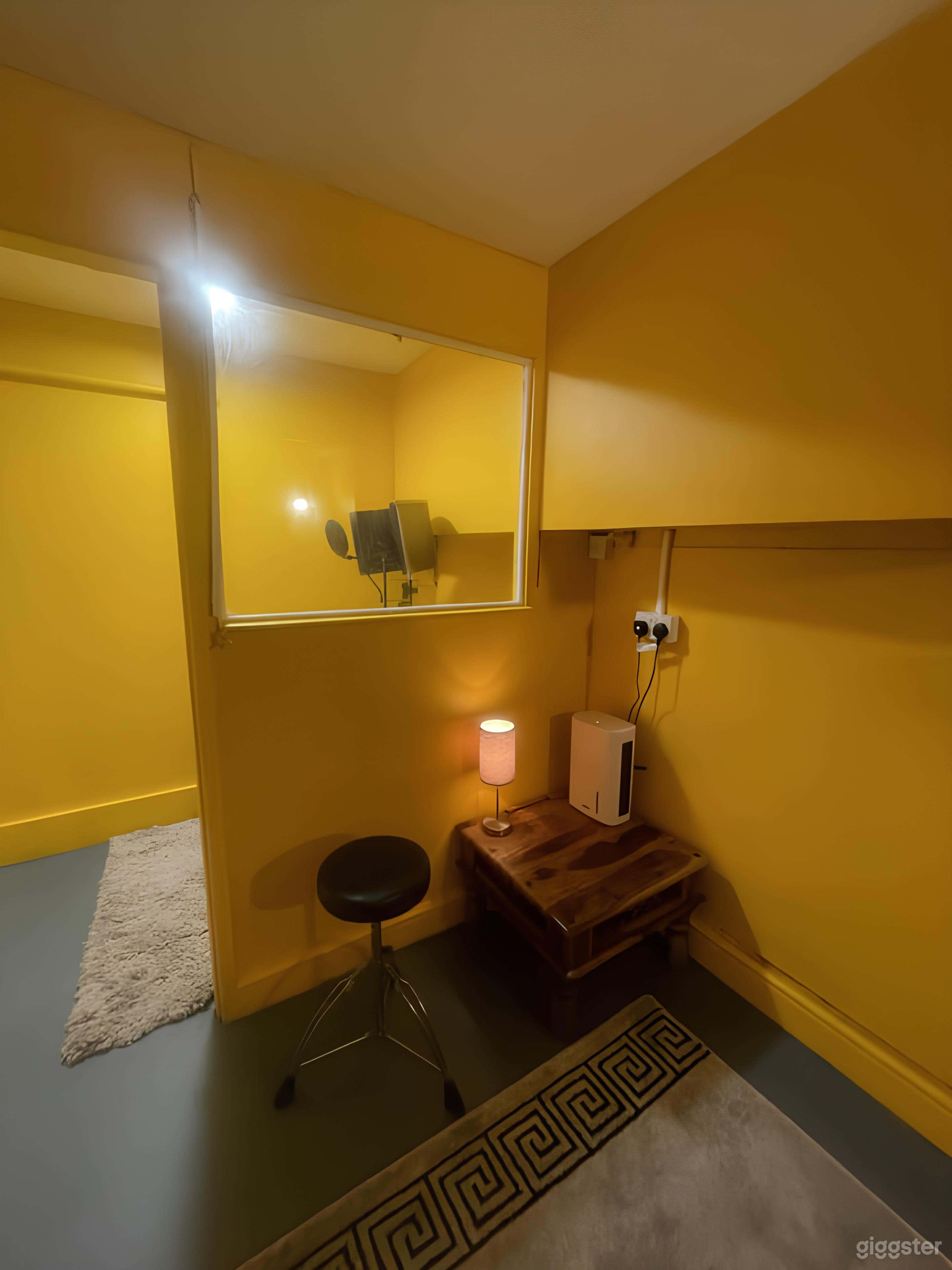 Modern Recording Studio 3 Photo 3