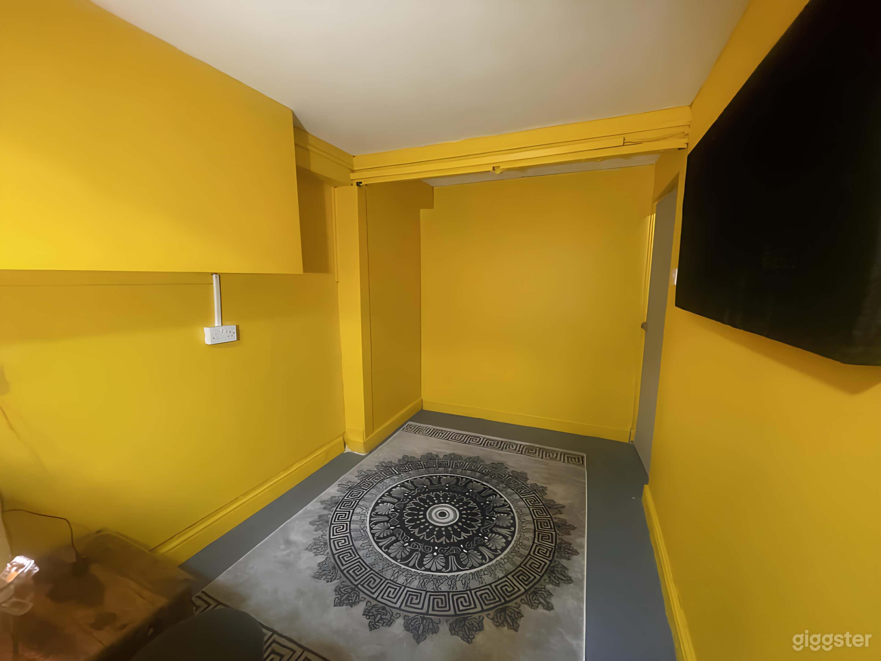 Modern Recording Studio 3 Photo 2