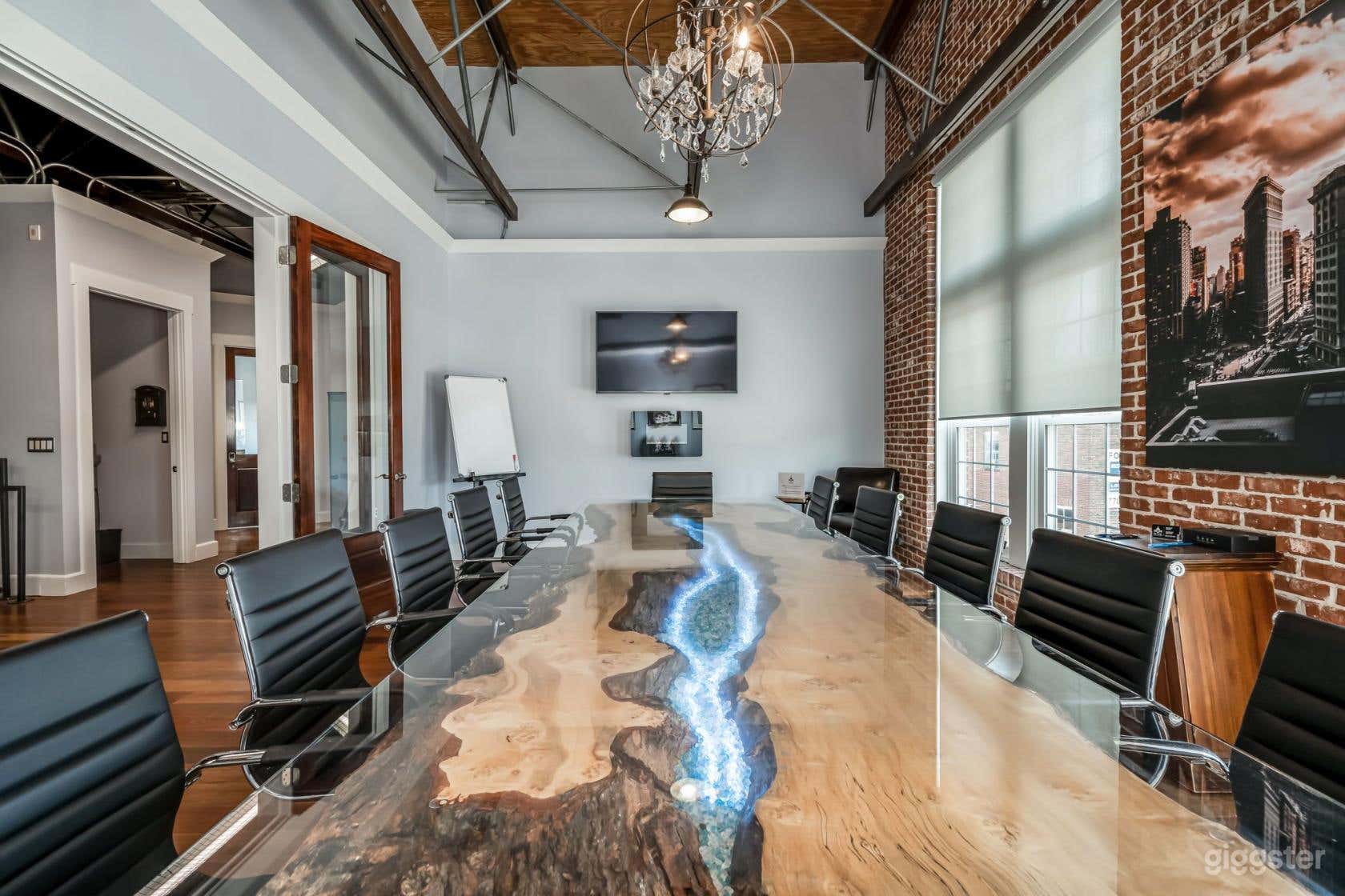 Suite Executive Station Conference Room Photo 1