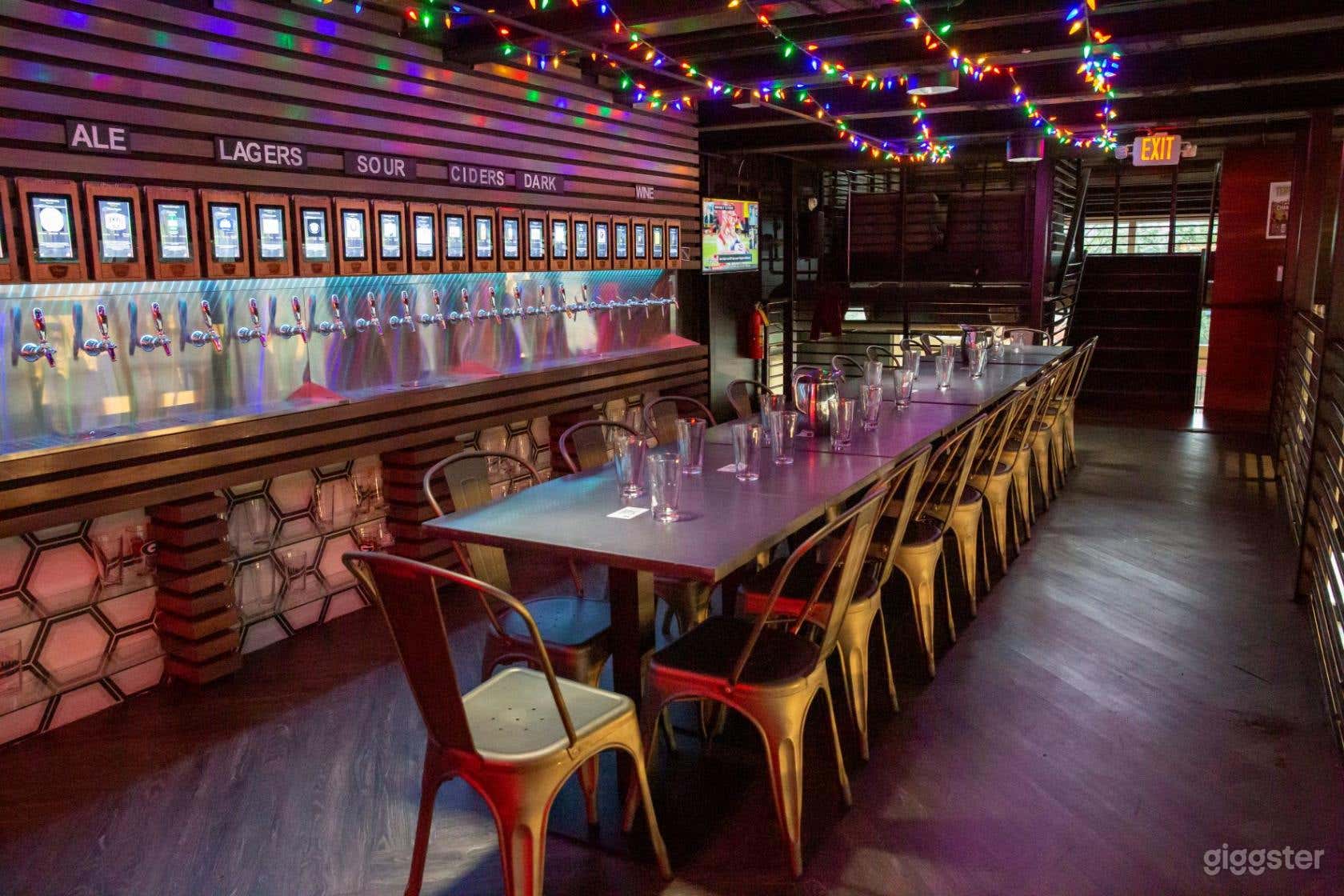 Laid-Back Mezzanine Area  Photo 4