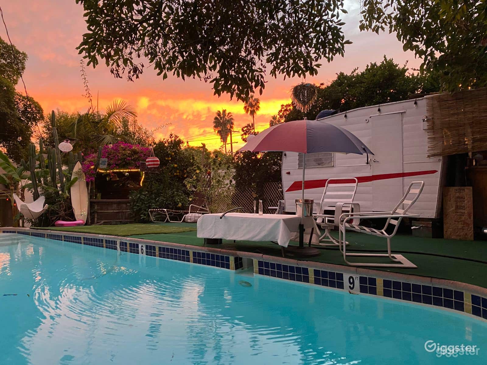 SHASTALA POOL LOUNGE Photo 1