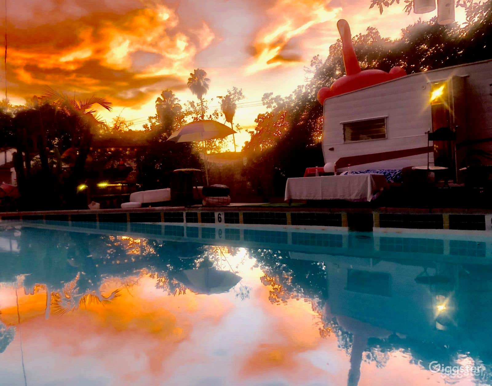 SHASTALA POOL LOUNGE Photo 4