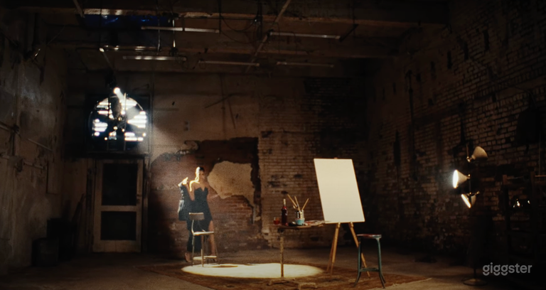  Industrial Factory Loft with Distressed Walls 