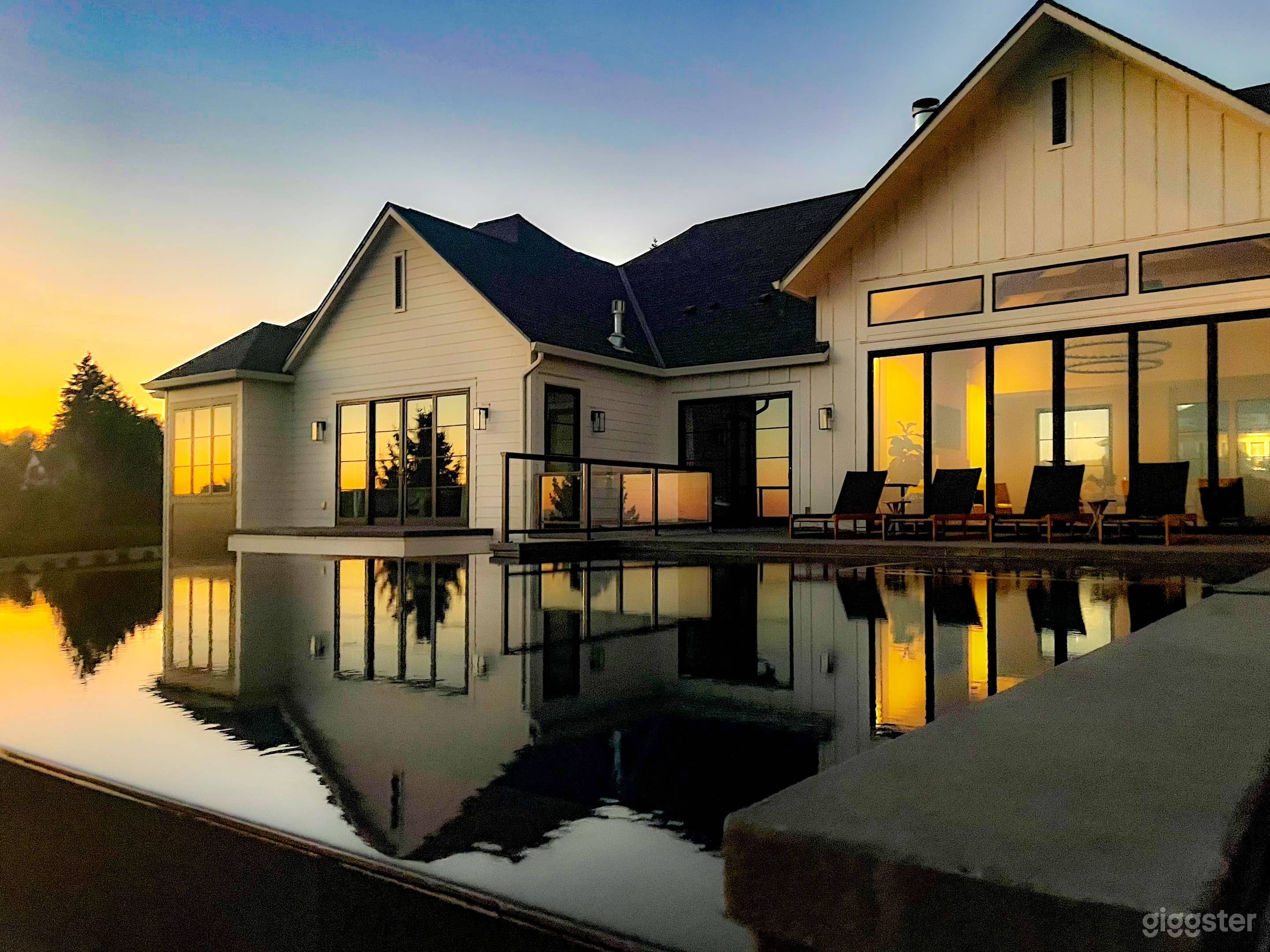 Spectacular Views and Infinity Pool-Stunning Home! Photo 2