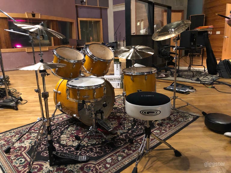  Historic,Recording Studio Full Building Buyout 