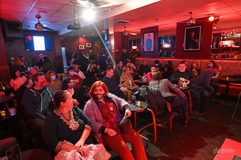 RED ROOM Comedy Club 