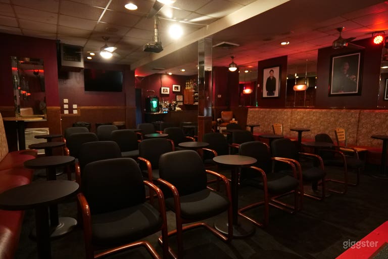  RED ROOM Comedy Club 