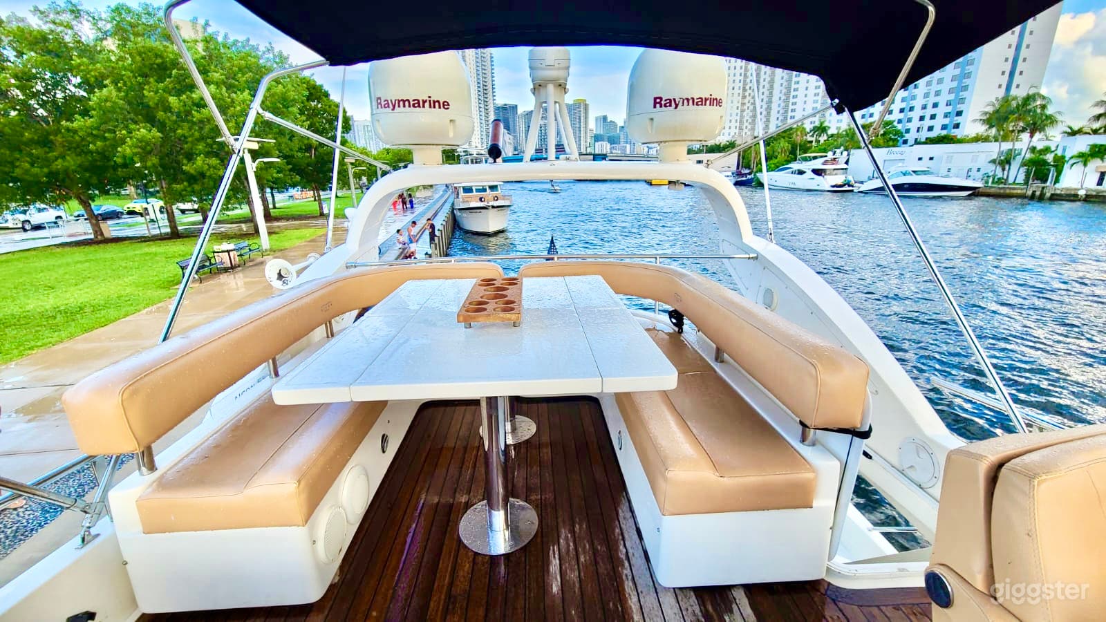 60ft Lux Pleasure Yacht (FREEDOM) Photo 4