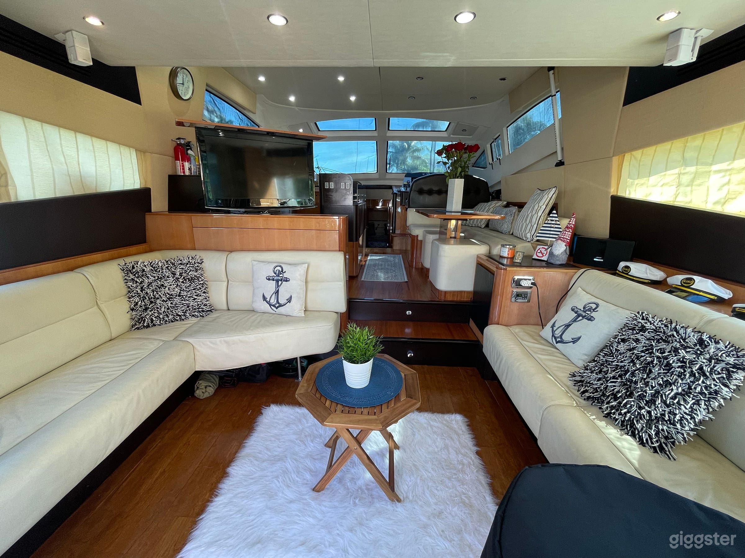 60ft Lux Pleasure Yacht (FREEDOM) Photo 2