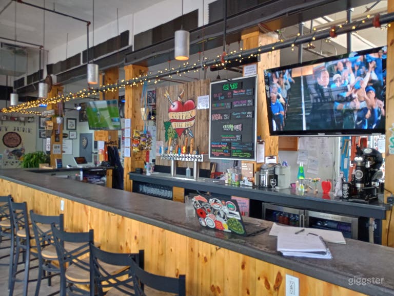  Warm and Relaxing Small Eclectic Brewery 