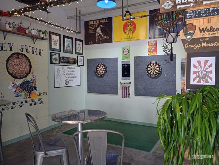  Warm and Relaxing Small Eclectic Brewery 