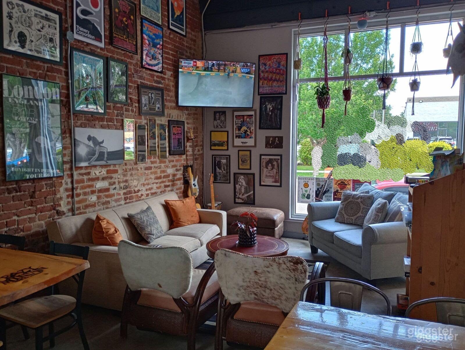 Warm and Relaxing Small Eclectic Brewery Photo 1