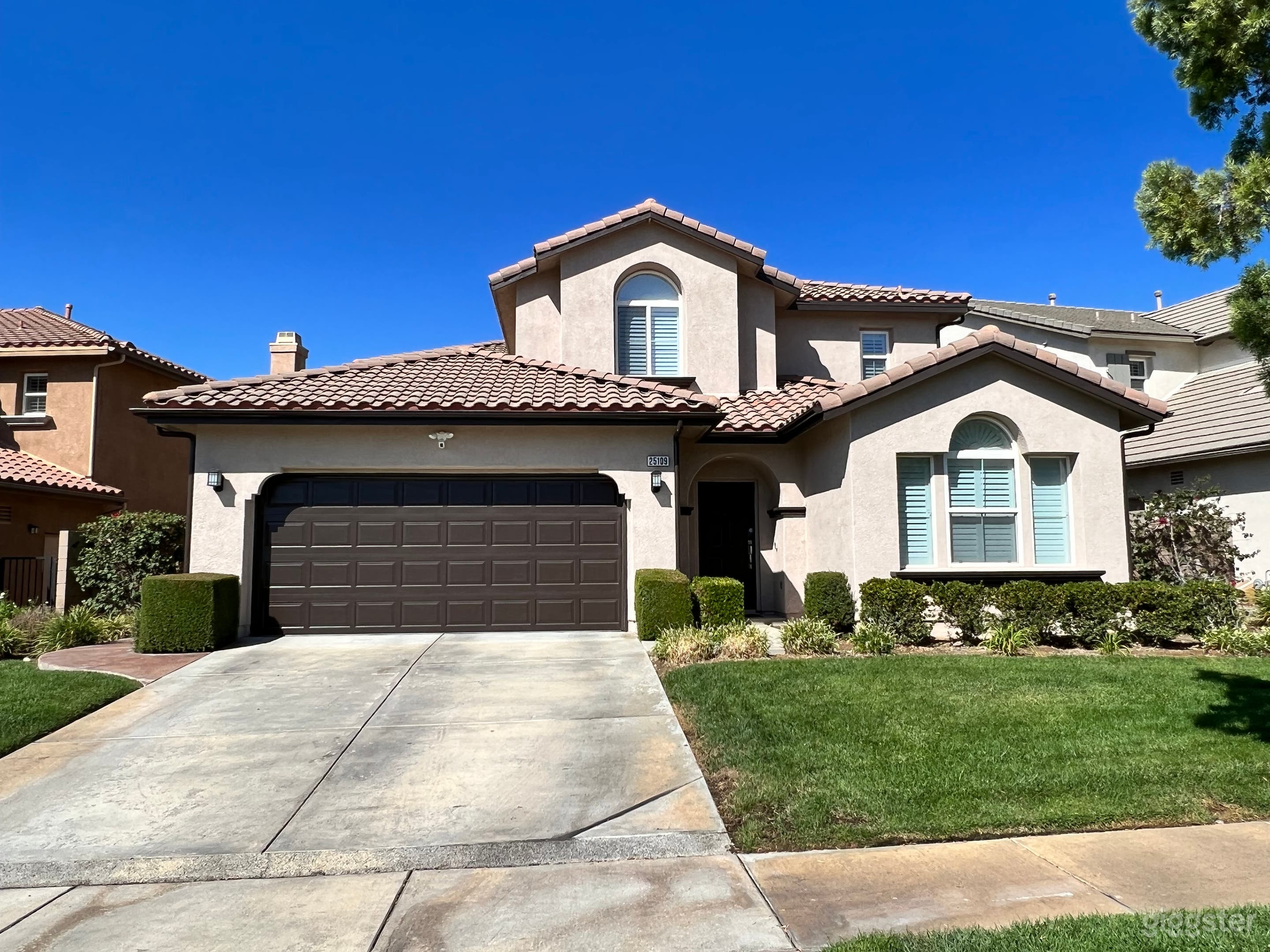 Picture of the house from Street
