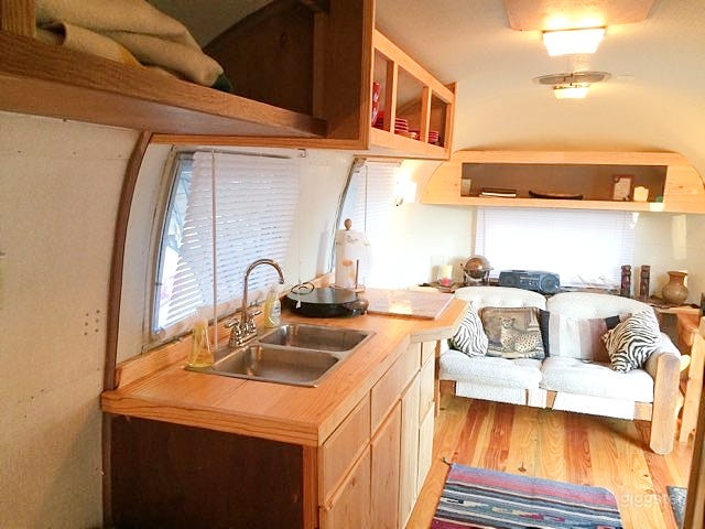 26ft Airstream Photo 1