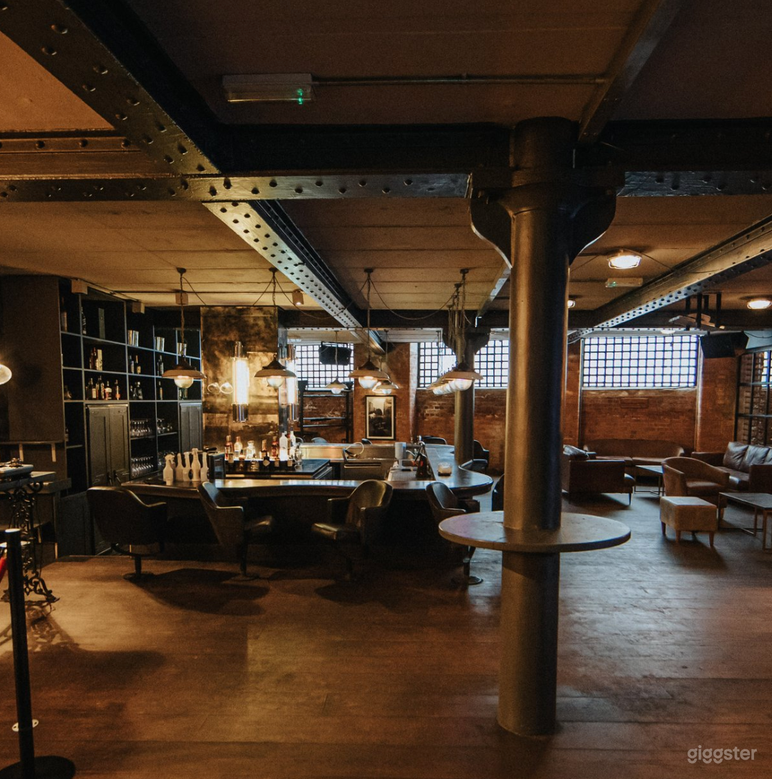 Lovely Basement Area in London Photo 4