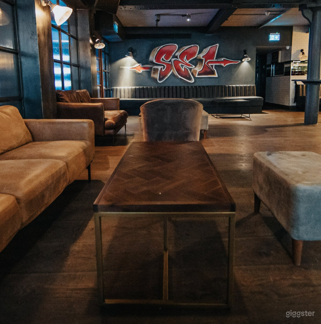 Lovely Basement Area in London Photo 2