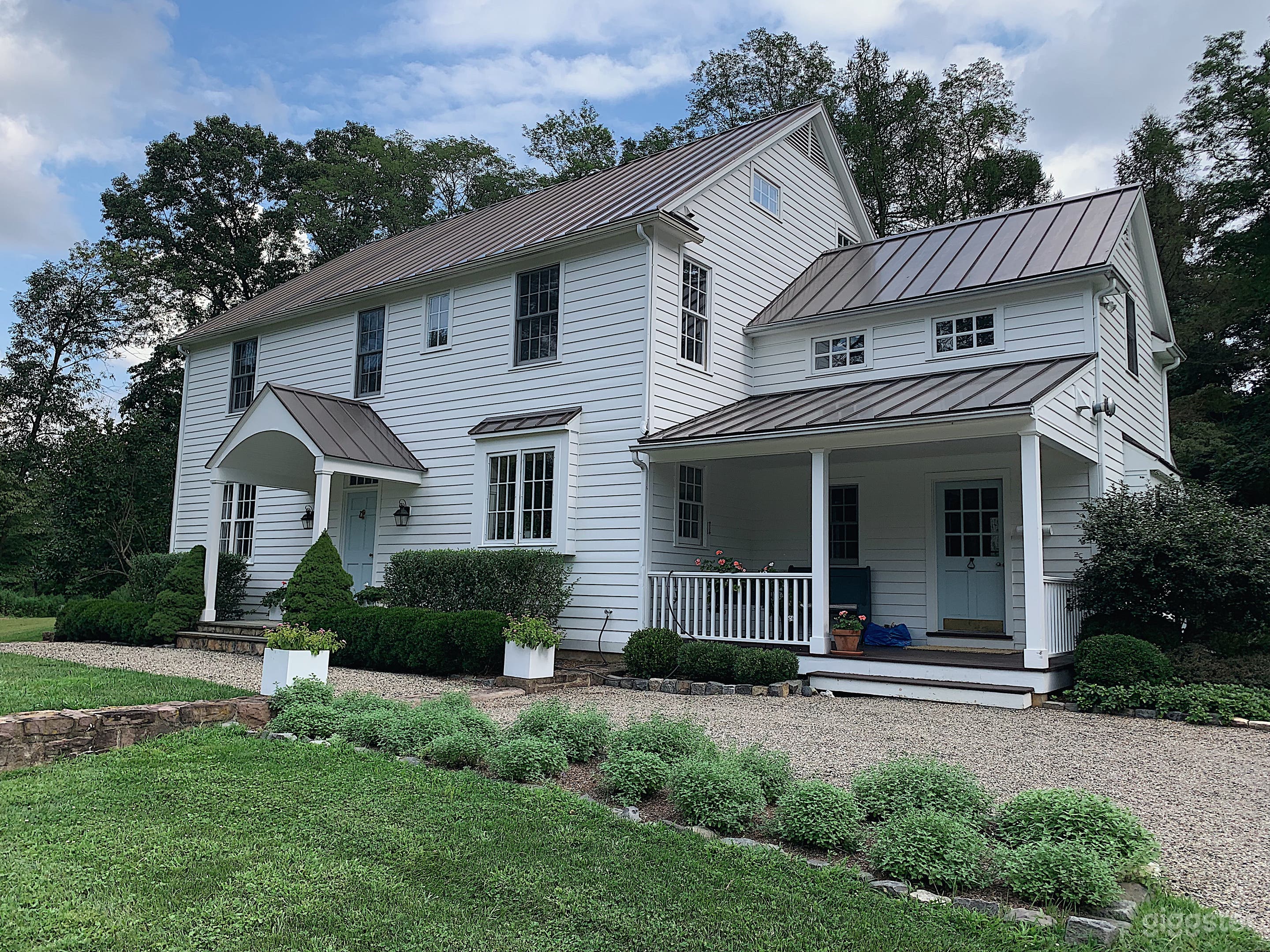 American Beauty brought into 21stC w/ nature trail Photo 2