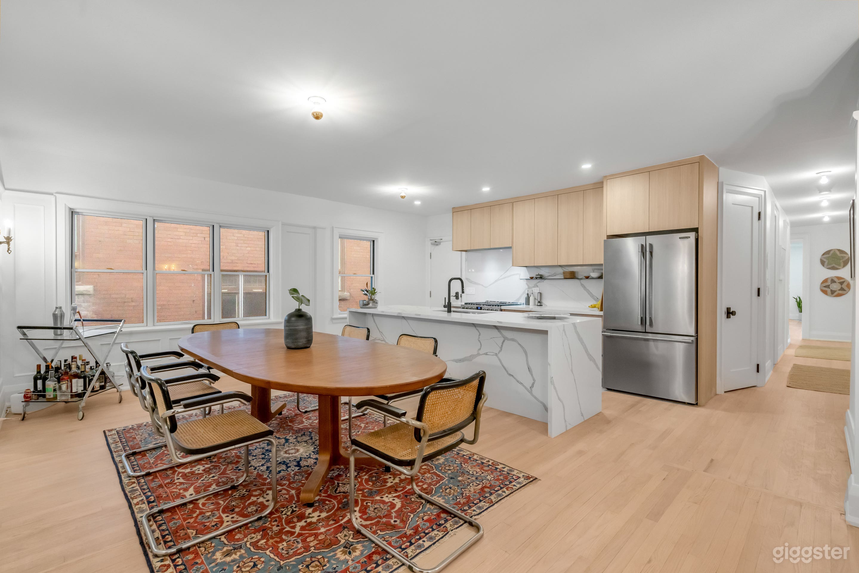 Modern 3-Bedroom Home with Natural Light | High Ceilings Photo 1