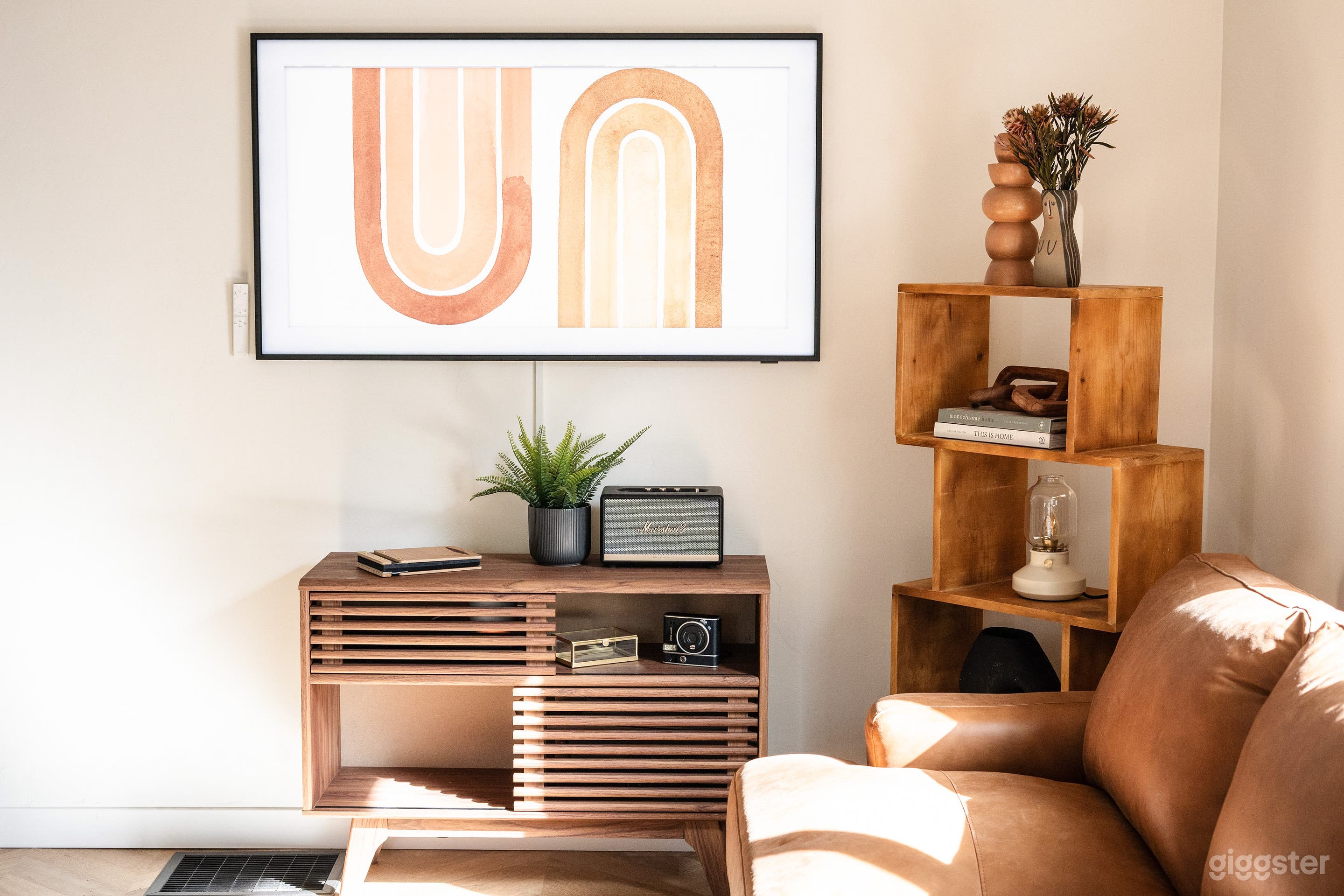 Tranquil Japandi-style Cabin w/ Morrocan Tadelakt Photo 4