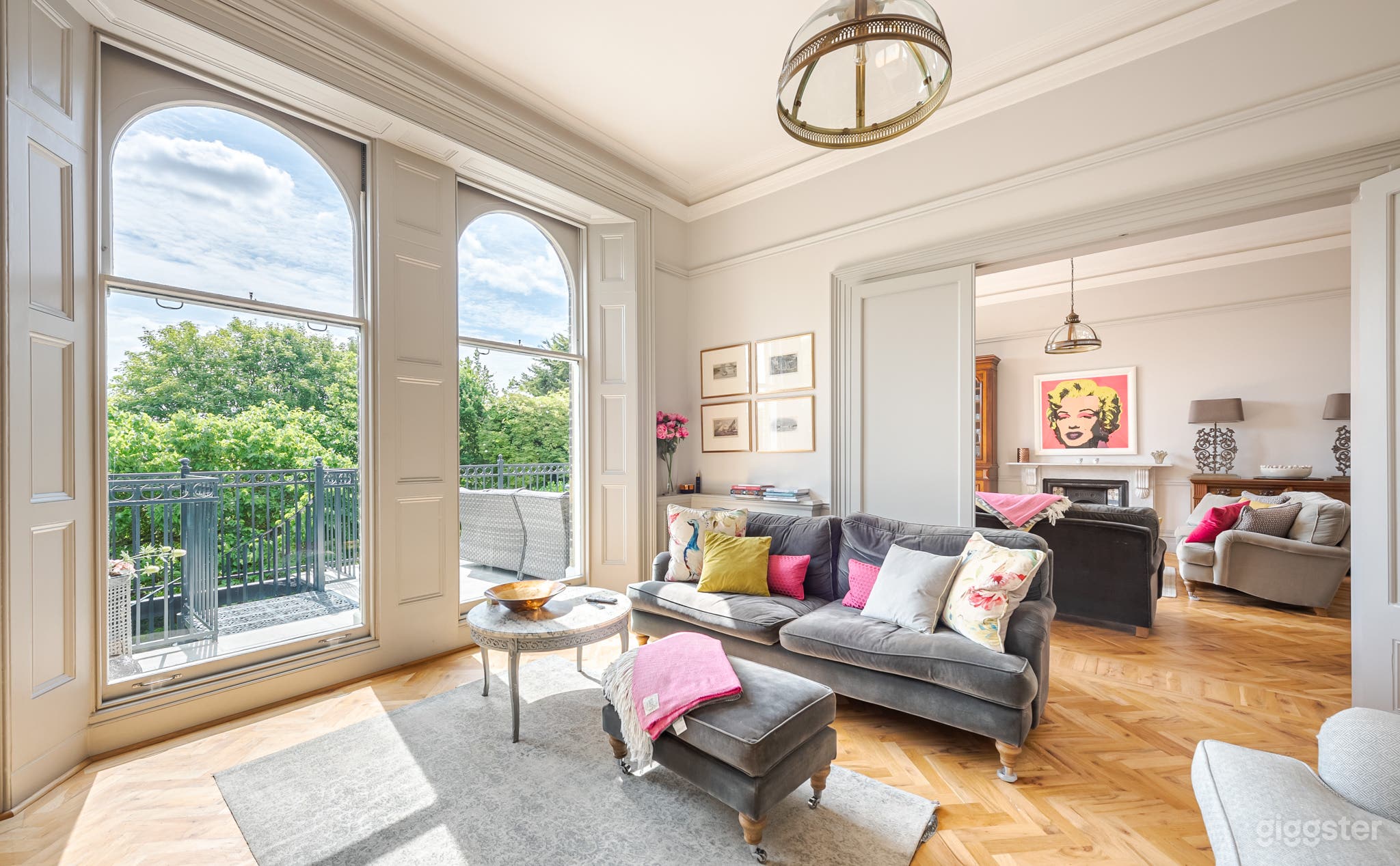 Huge Home Family Home With Terraced Garden Photo 1