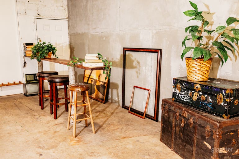  Large industrial Studio open floorplan in Orlando 