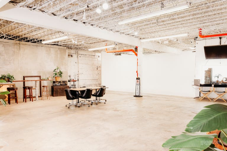  Large industrial Studio open floorplan in Orlando 
