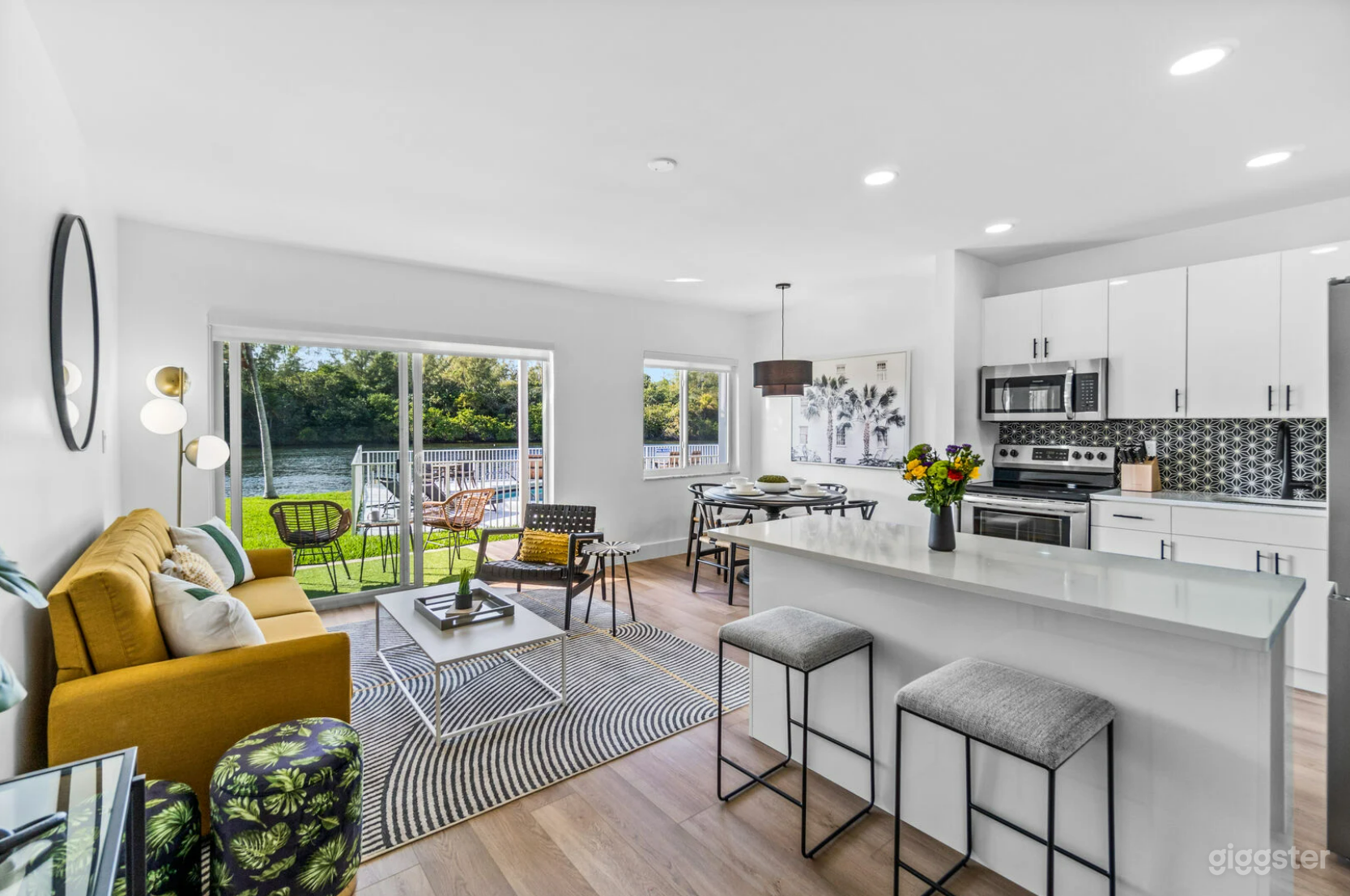 #261 Apt 2 1st Floor Apartment near the Beach  Photo 2