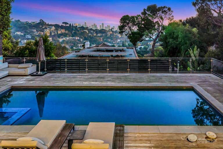  4-Story Hollywood Mansion w/ Downtown Skyline View 