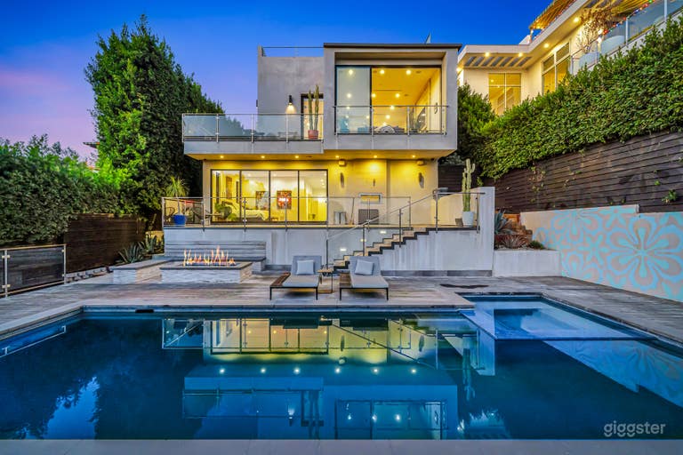  4-Story Hollywood Mansion w/ Downtown Skyline View 