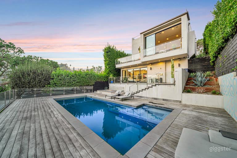  4-Story Hollywood Mansion w/ Downtown Skyline View 