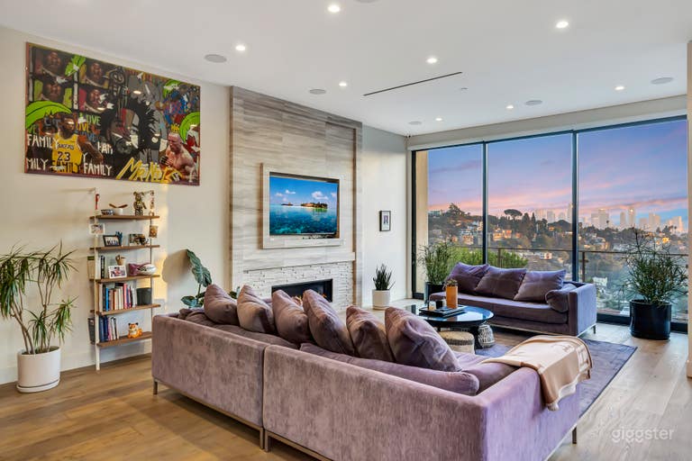  4-Story Hollywood Mansion w/ Downtown Skyline View 