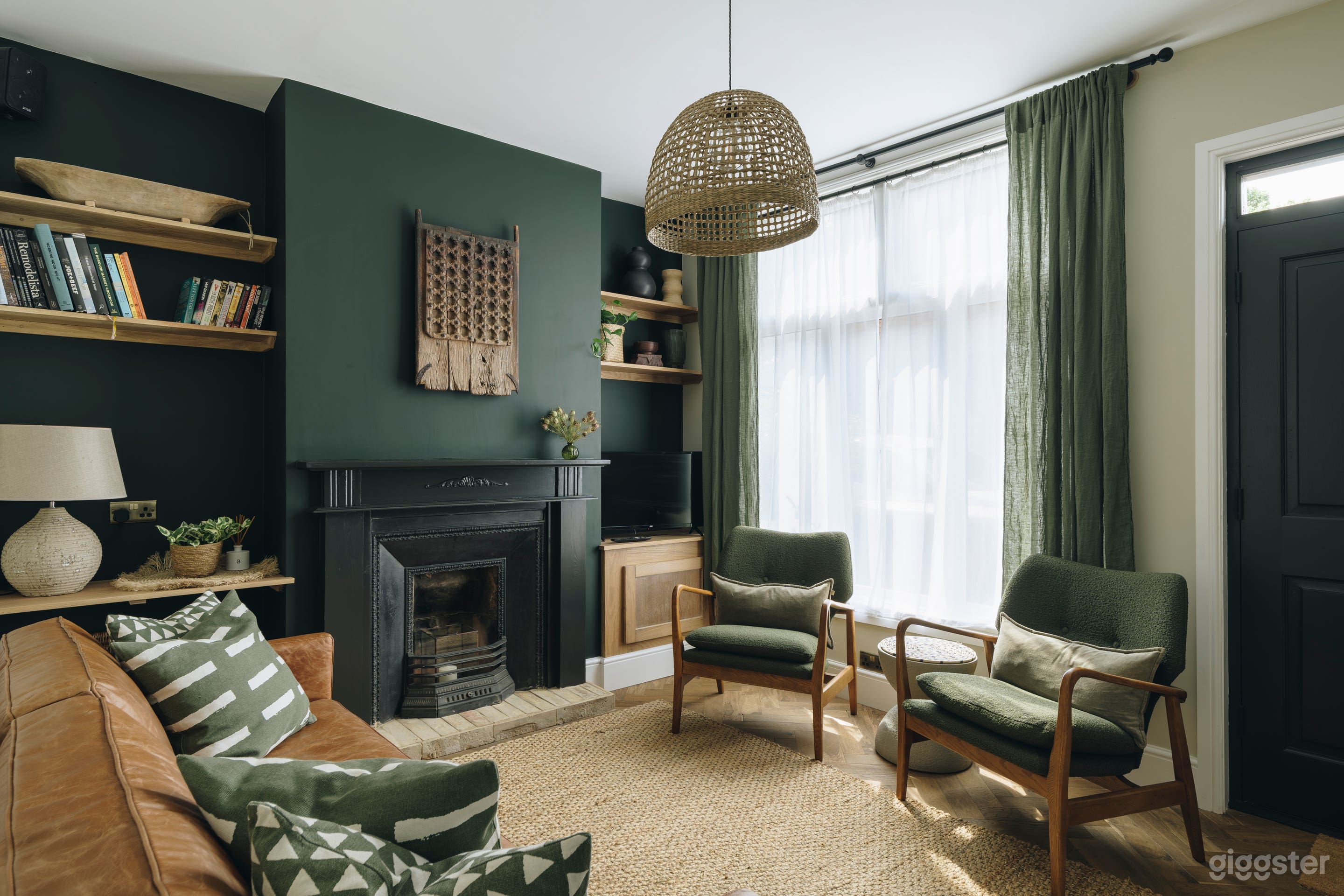 Unique and Vintage House Photo 1