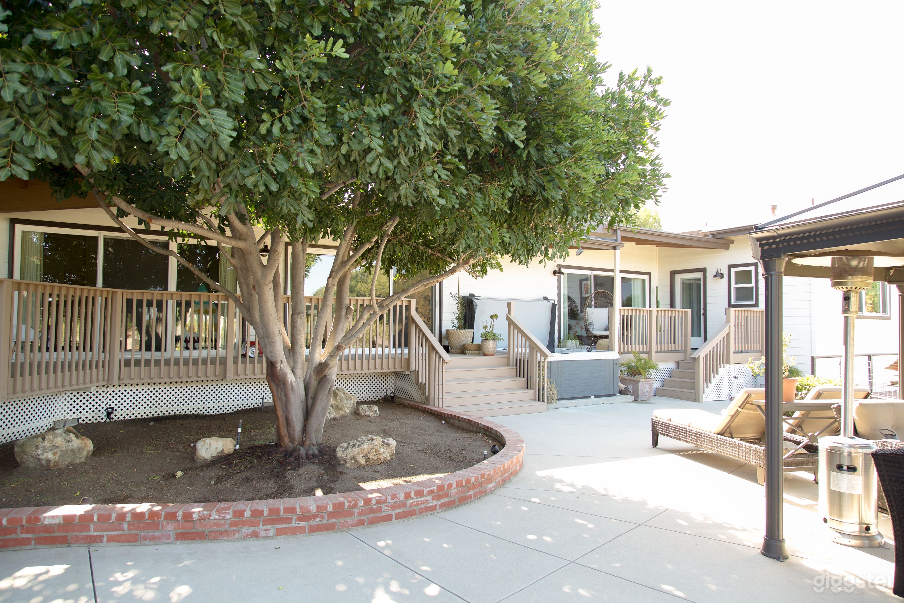 Eichler Designed Midcentury Ranch Home with Stable Photo 3