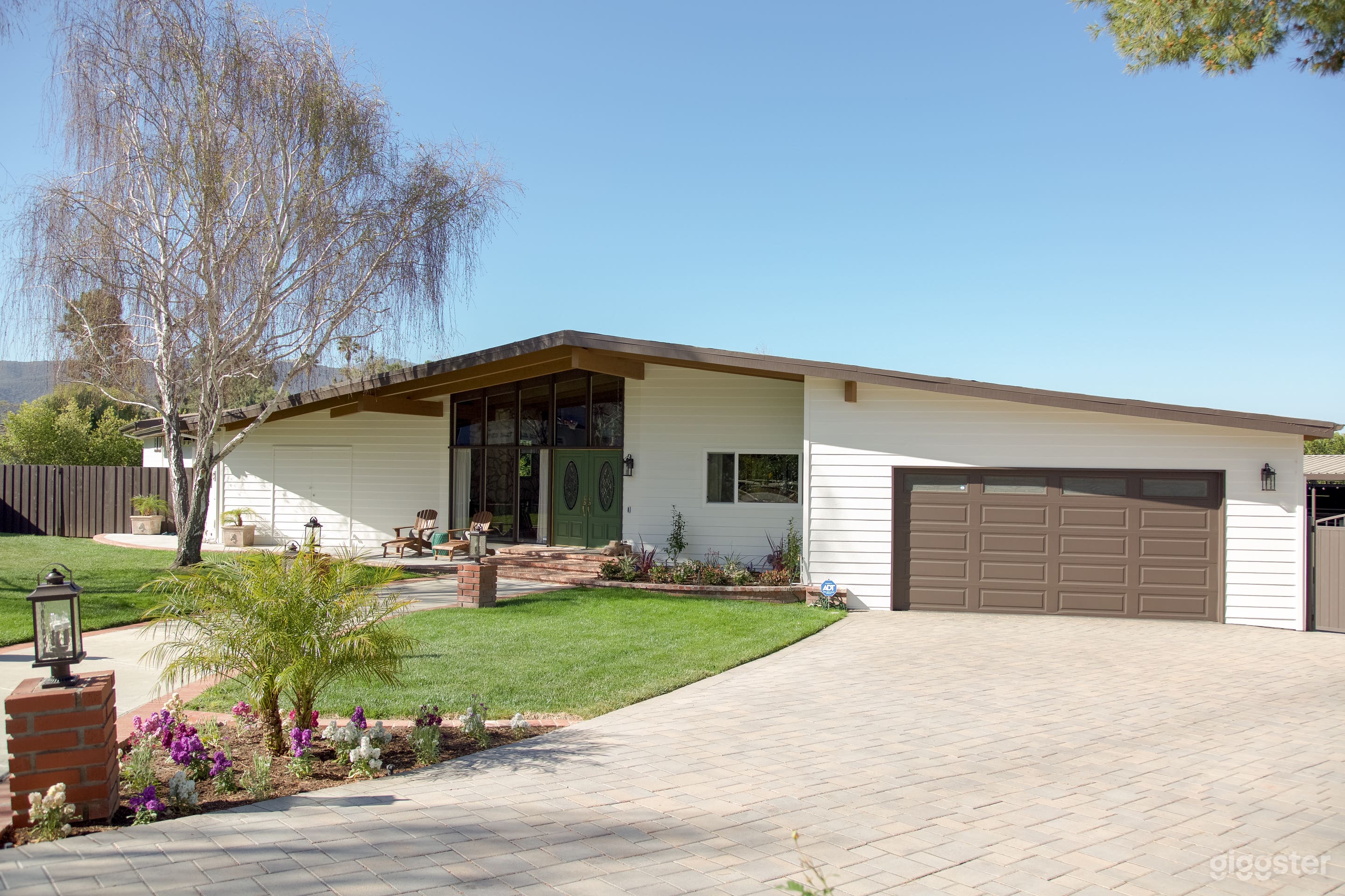 Eichler Designed Midcentury Ranch Home with Stable Photo 1
