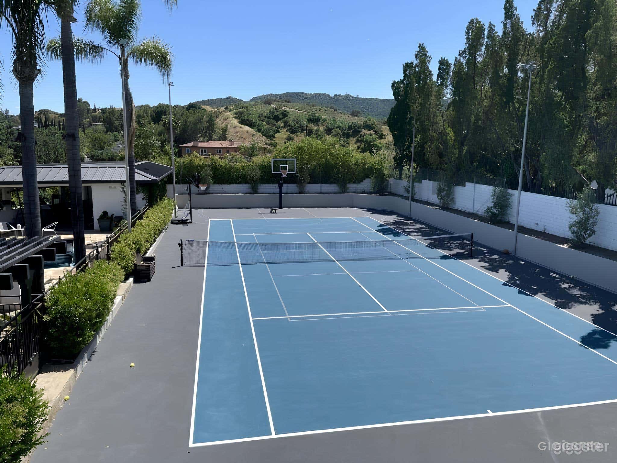 Pickelball/Tennis court paradise Photo 1