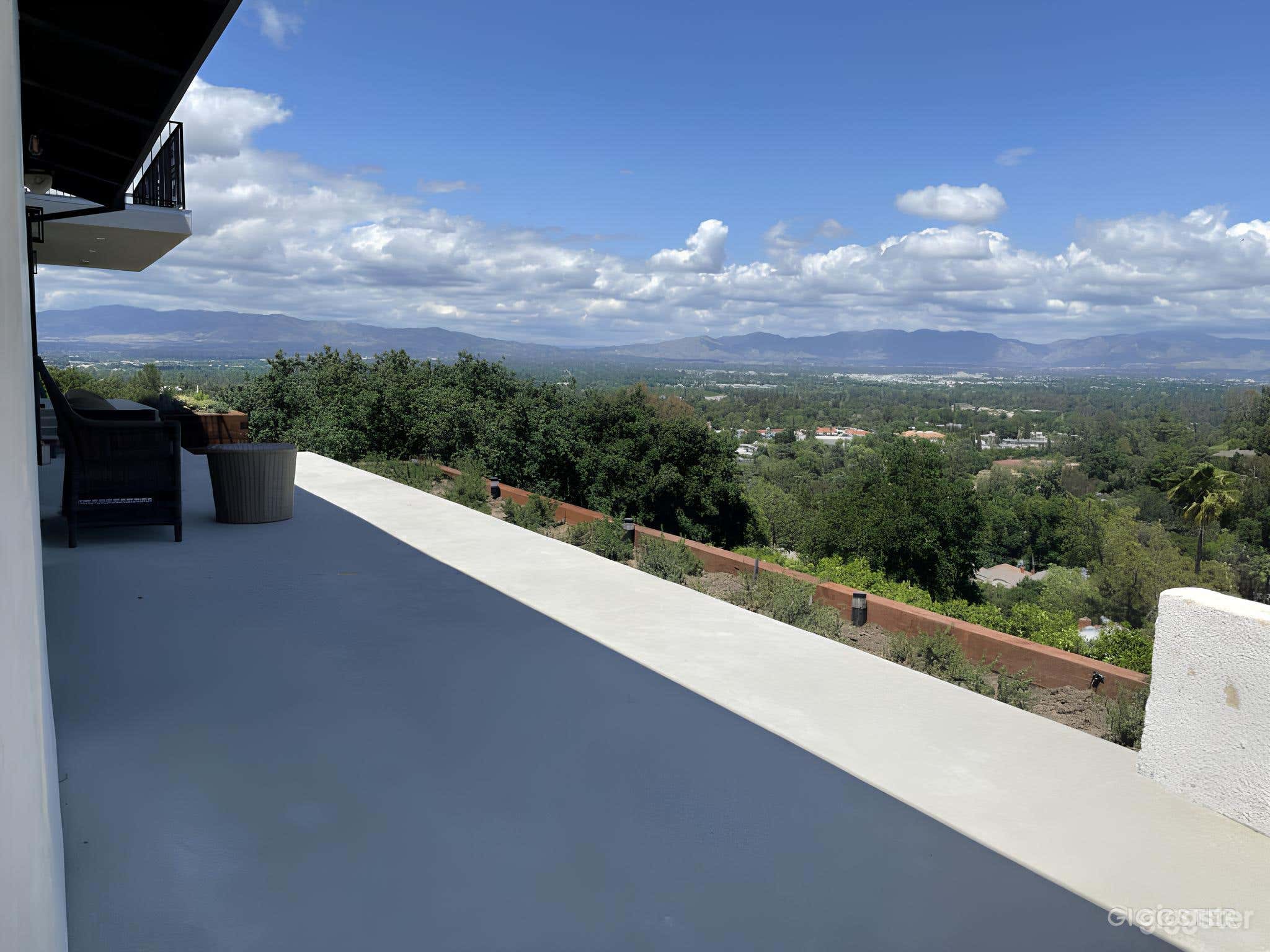 Pickelball/Tennis court paradise Photo 3