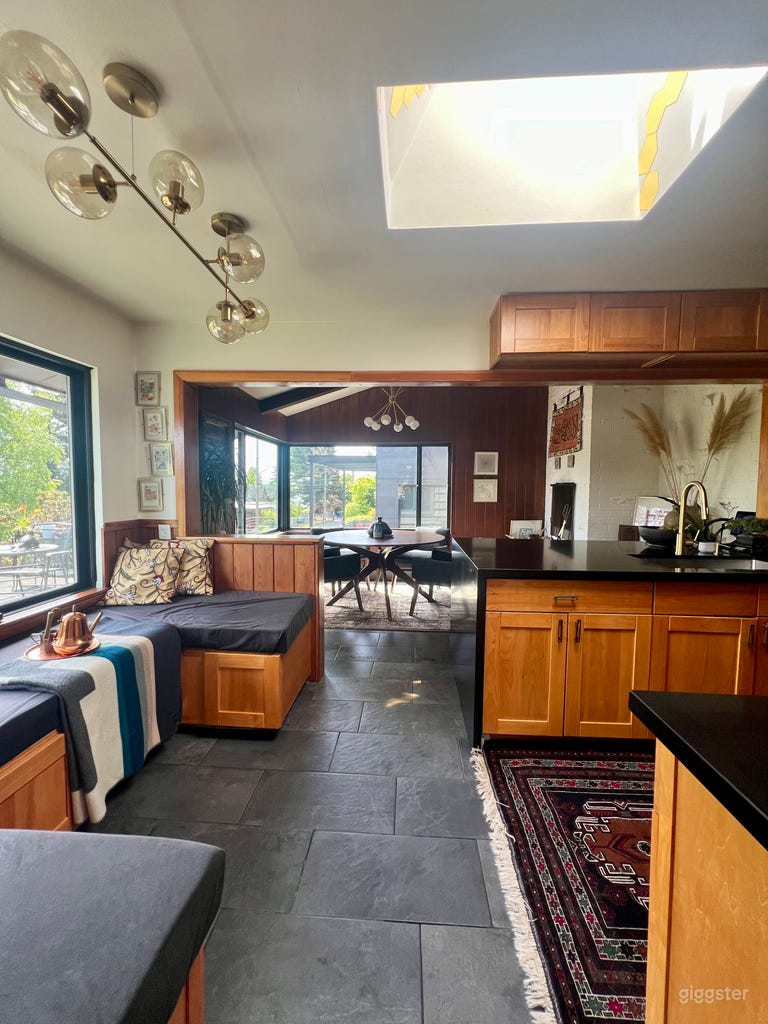  Mid Century Modern House in Seattle  