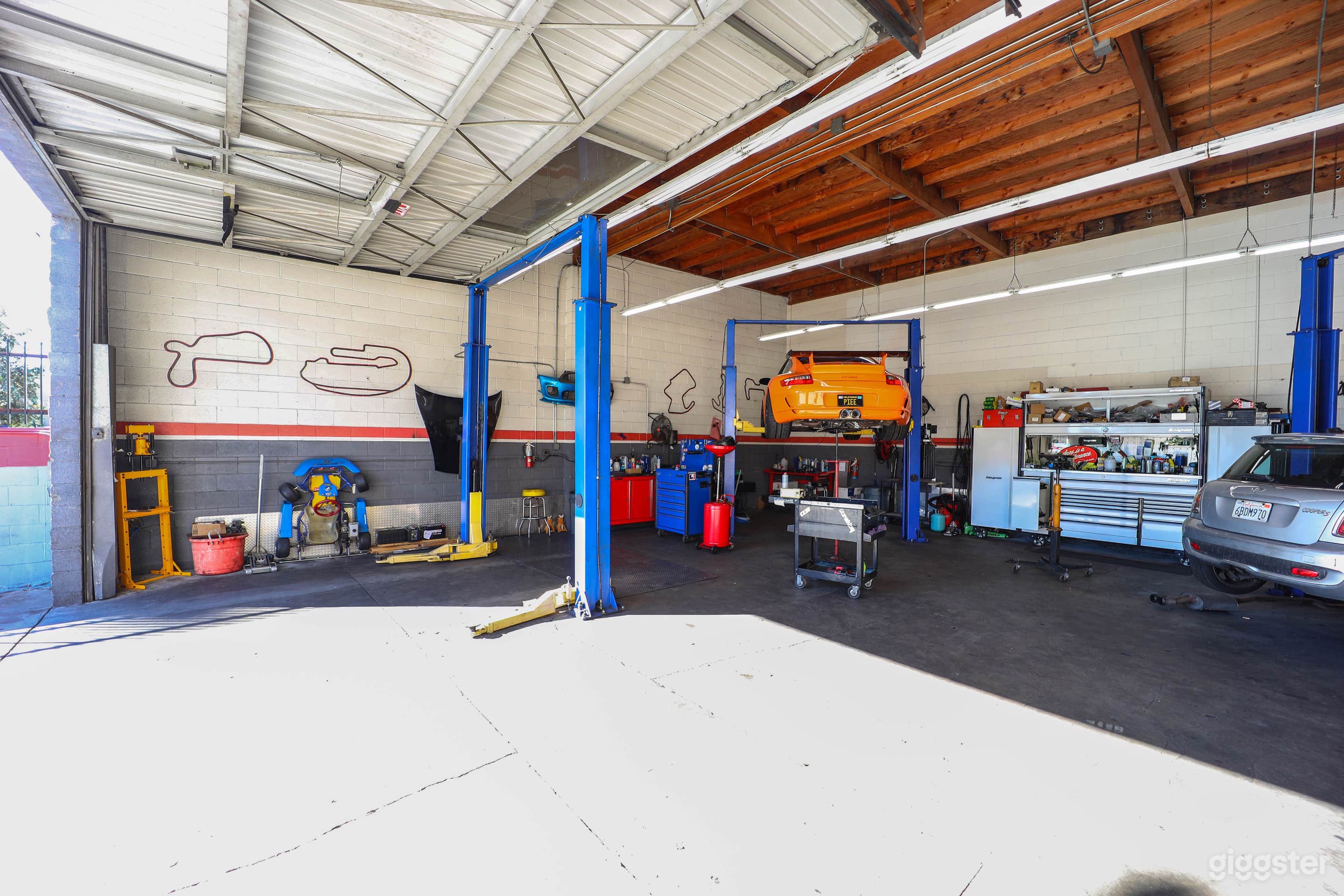 NOHO Automotive Shop Photo 2