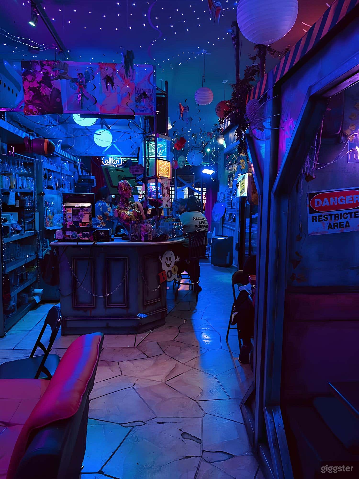 Classic Tipsy Haven in Old Toronto (Buyout) Photo 3