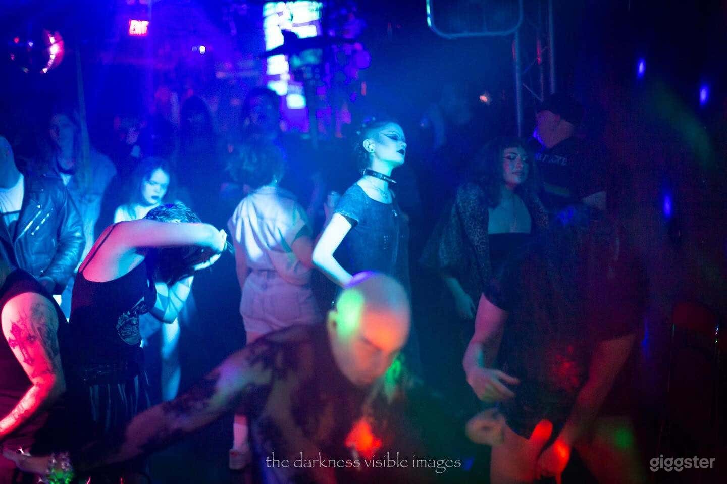 Classic Tipsy Haven in Old Toronto (Buyout) Photo 1