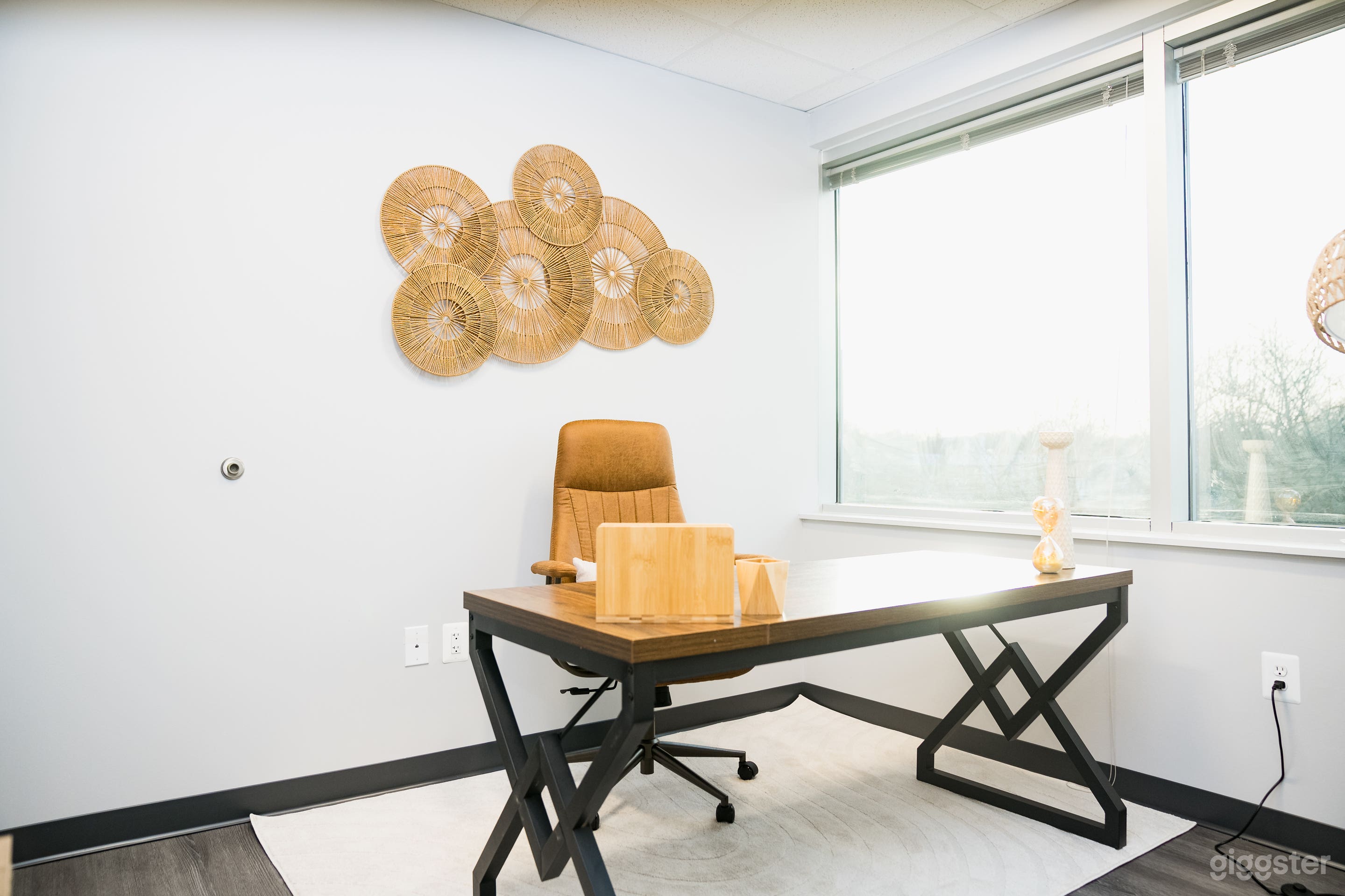 Columbia (9175) Flex Admin Office Photo 2