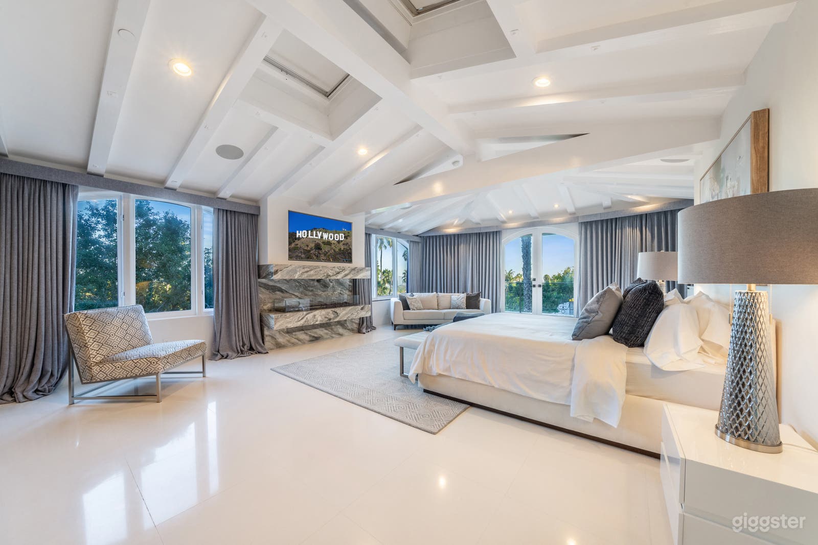 European-Style Estate w/ Sweeping City Views Photo 3